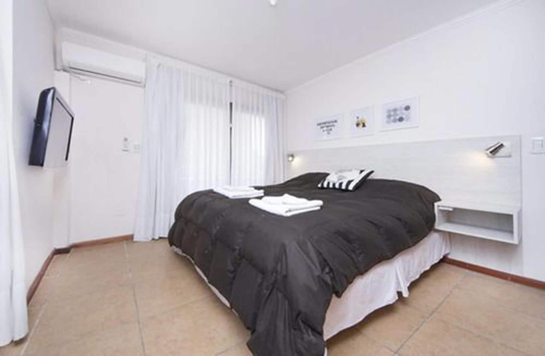 Bedroom 2, Obispo Salguero X4Z, Capital