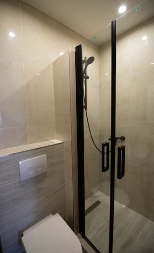 Bathroom 3, Heidepension, Heidekreis