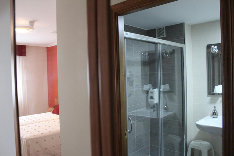 Bathroom 5, Hotel Rego Foz, Lugo