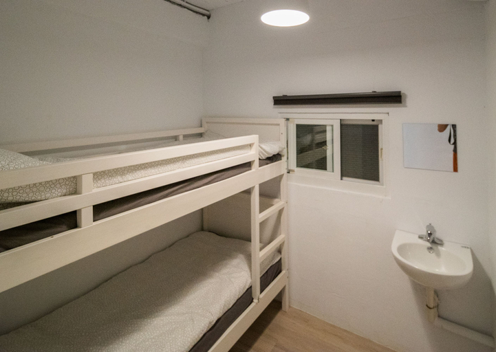 Bathroom 4, Ruifang Yi Hostel, New Taipei City