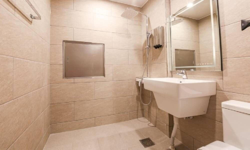 Bathroom 3, Gwangju Divine Hotel, Buk