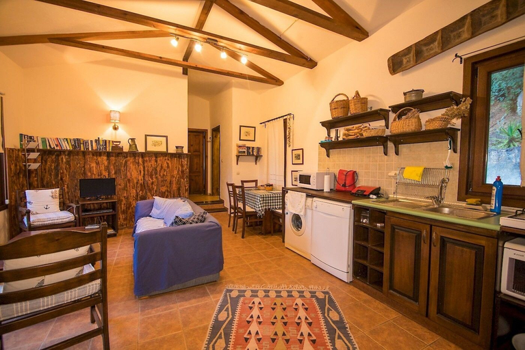 Living area 2, Terra Nova, Ula