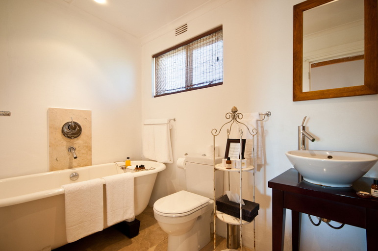 Bathroom 4, Leeuwenbosch Shearers Lodge, Cacadu