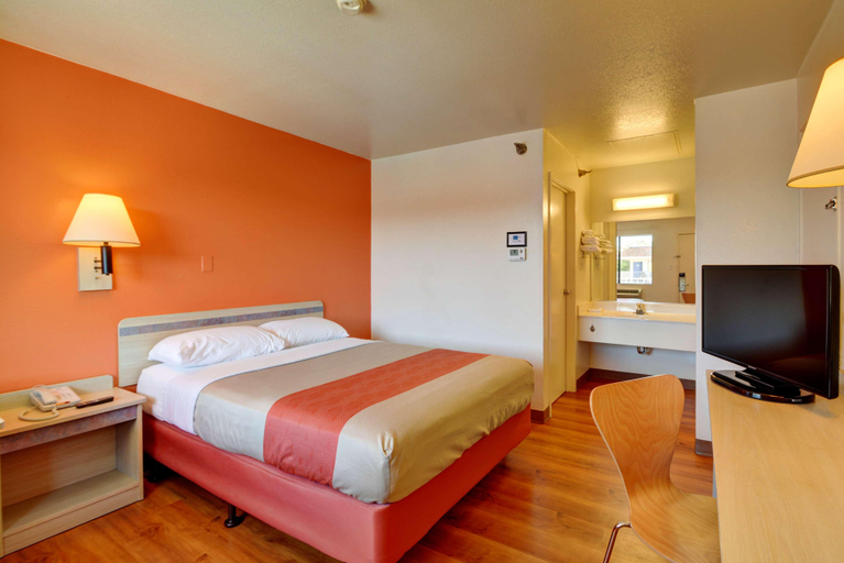 Bedroom 3, Motel 6 Windsor Locks, CT - Hartford, Hartford