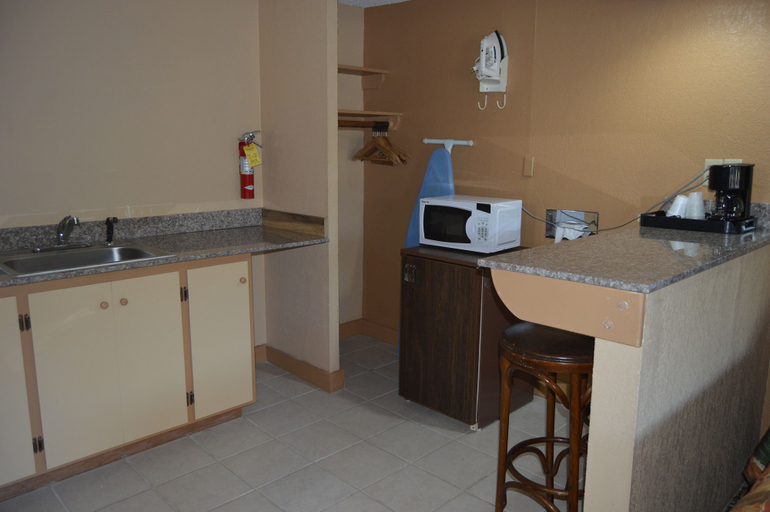 Others 5, New World Inn, Washington