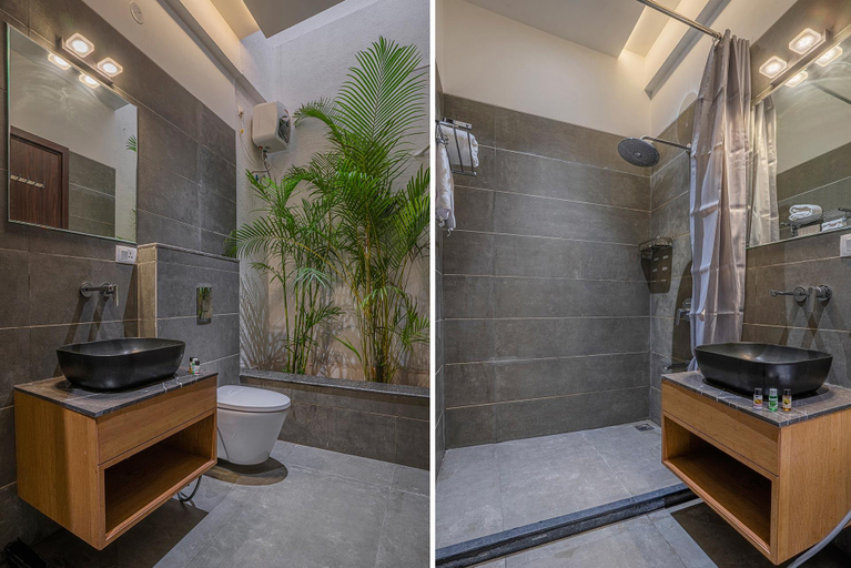 Bathroom 2, StayVista's Le Bon Horizon - Hillside Elegance, Nashik