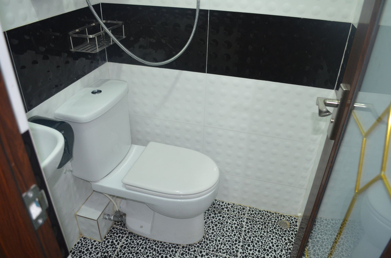 Bathroom 5, Skylark Hostel, Kowloon