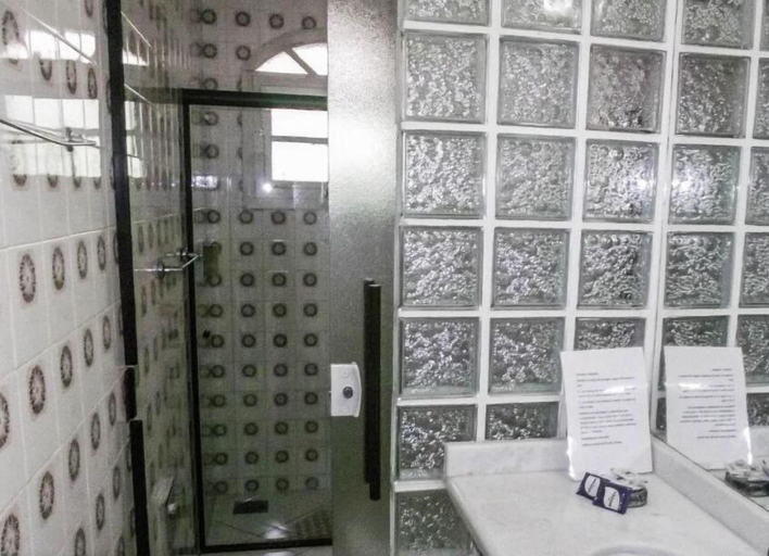 Bathroom 4, Atlantico Hotel, Rio das Ostras