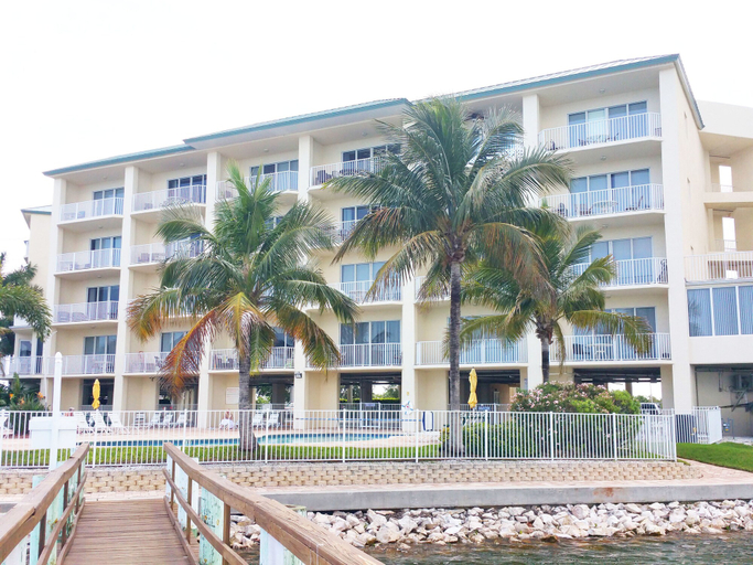 Exterior & Views 2, Boca Ciega Resort, Pinellas