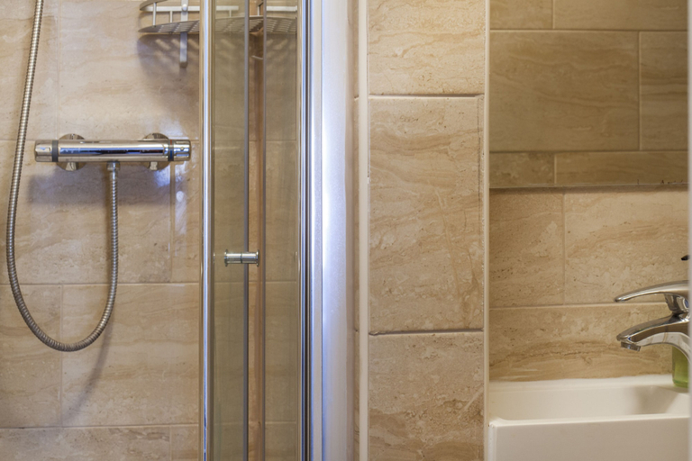 Bathroom 3, TH Serviced Apartment London, London