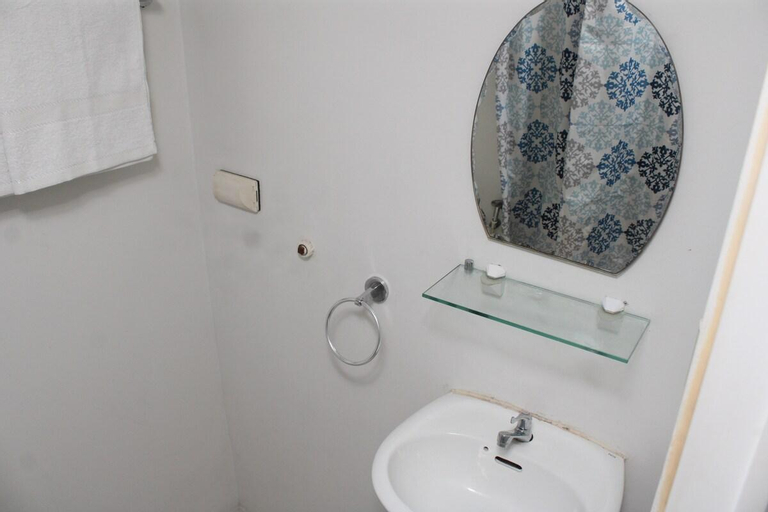 Bedroom 3, Huge A2J Executive Luxury 1BR Suite Near ABS CBN, Quezon City