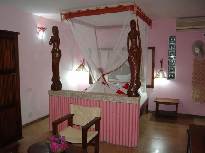 Bedroom 3, Madiro Hotel, Diana