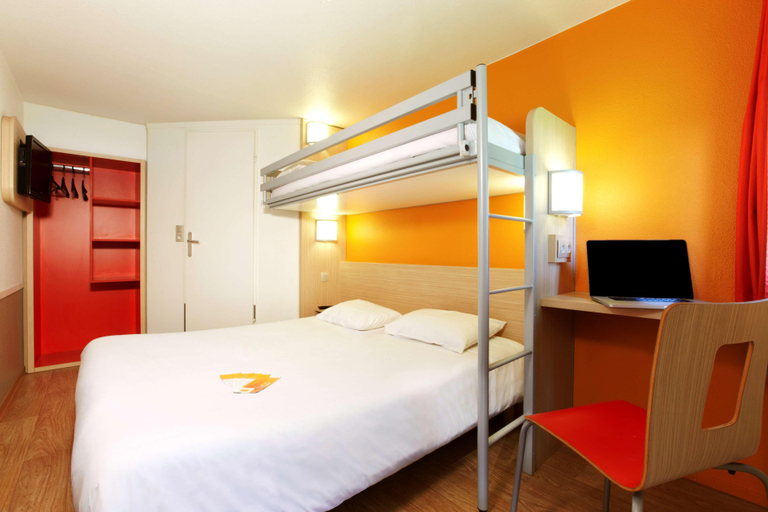 Bedroom 3, Premiere Classe Dijon Sud - Marsannay, Côte-d'Or