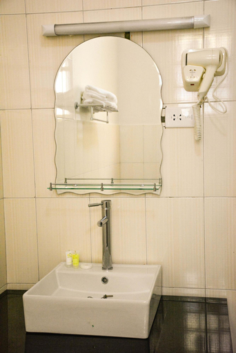 Bathroom 3, Crest Safari Lodge, Arusha Urban