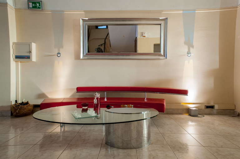 Bathroom 5, Plaza Hotel, Peloponnese