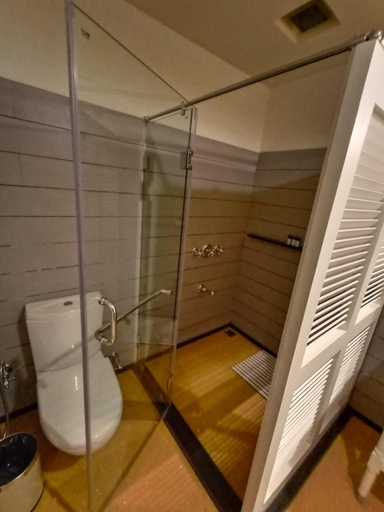 Bathroom 5, Pine Retreat - A Premium Heritage Property, Dehradun