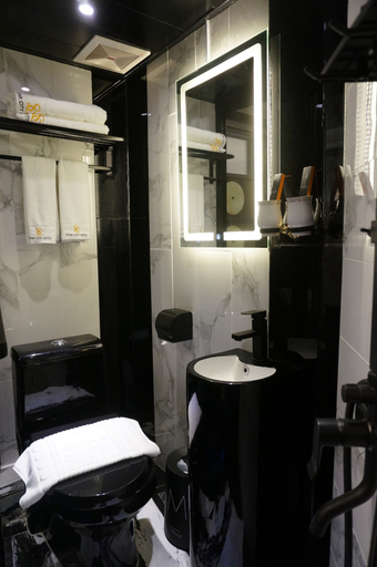 Bathroom 3, Star City Hotel - Tsim Sha Tsui, Kowloon