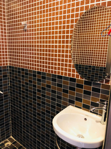 Bathroom 2, ChungKiu Come Inn, Hong Kong Island