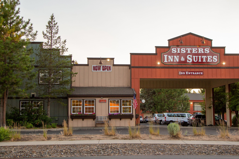 Exterior & Views 4, Sisters Inn And Suites, Deschutes
