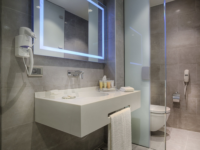 Bathroom 5, Tav Airport Hotel Izmir, Menderes