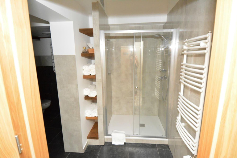 Bathroom 4, Provincja Wine Bar & Rooms, Olsztyn City