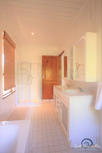 Bathroom 5, South Point Villas
