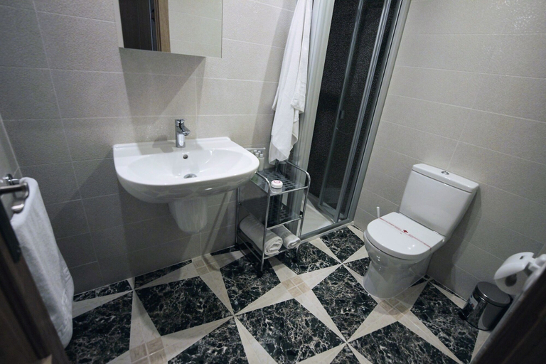 Bathroom 4, El Tossal, Alicante