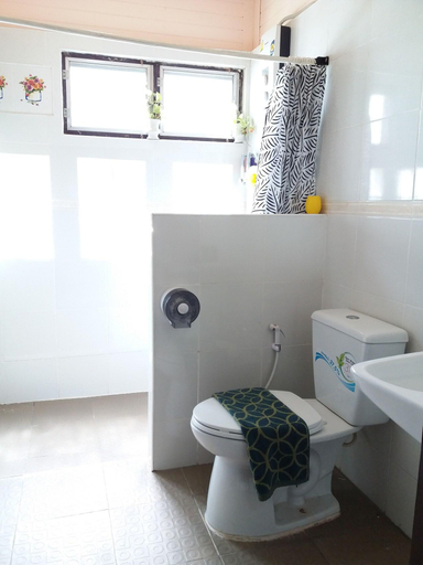 Bathroom 4, Green Riverside Homestay, Phra Nakhon Si Ayutthaya