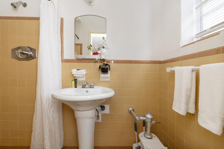 Bathroom 4, Norman's Hotel and Dining, Miami-Dade
