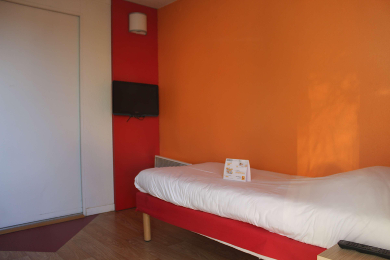 Bedroom 2, Premiere Classe Dijon Sud - Marsannay, Côte-d'Or