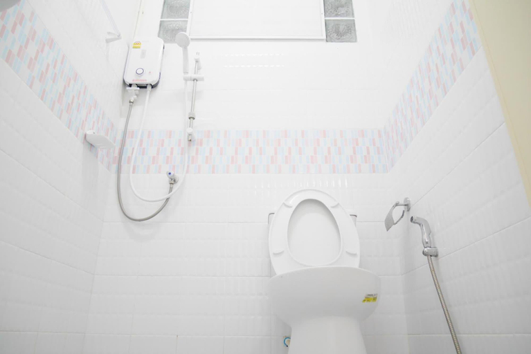 Bathroom 4, Nawee Guesthouse Sairee - Hostel, Ko Phangan