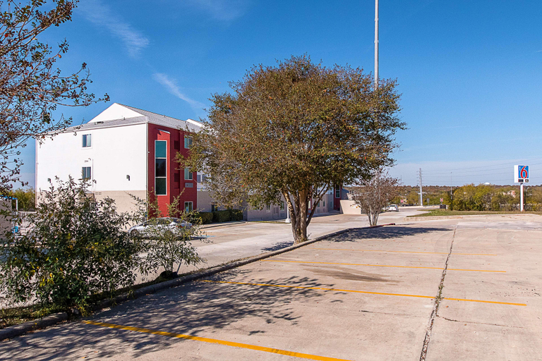 Exterior & Views 2, Motel 6 San Antonio, TX - Downtown - Alamo Dome, Bexar