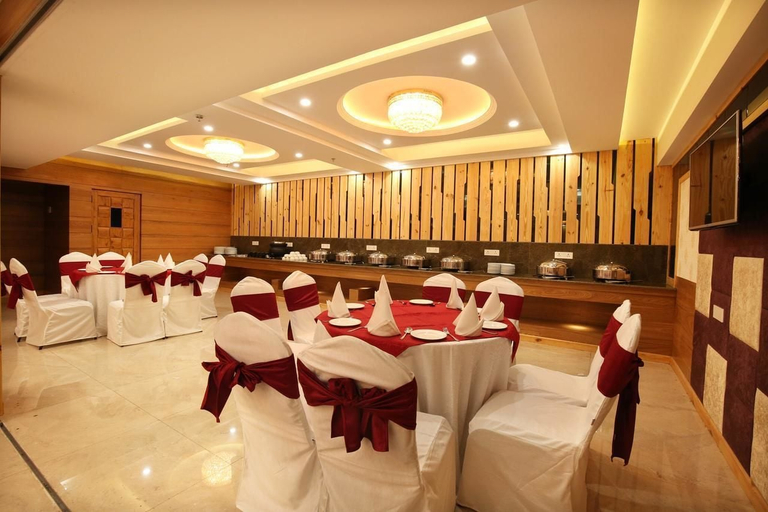 Food & Drinks 3, Mint Hotel Premia, Sahibzada Ajit Singh Nagar