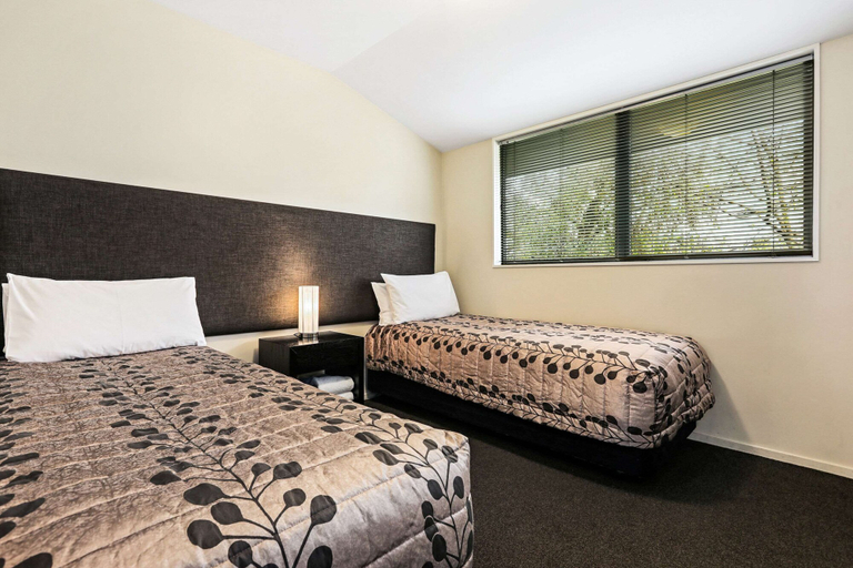 Bedroom 2, Quality Suites Amore, Christchurch