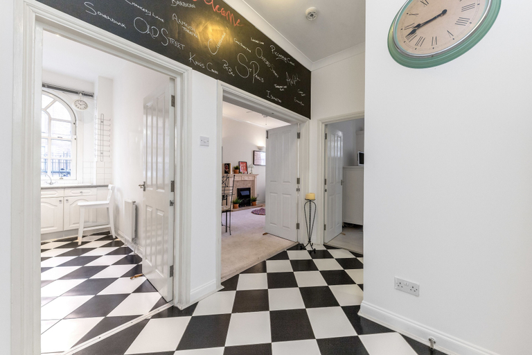 Others 5, Spacious Apartment in Trendy Islington, London