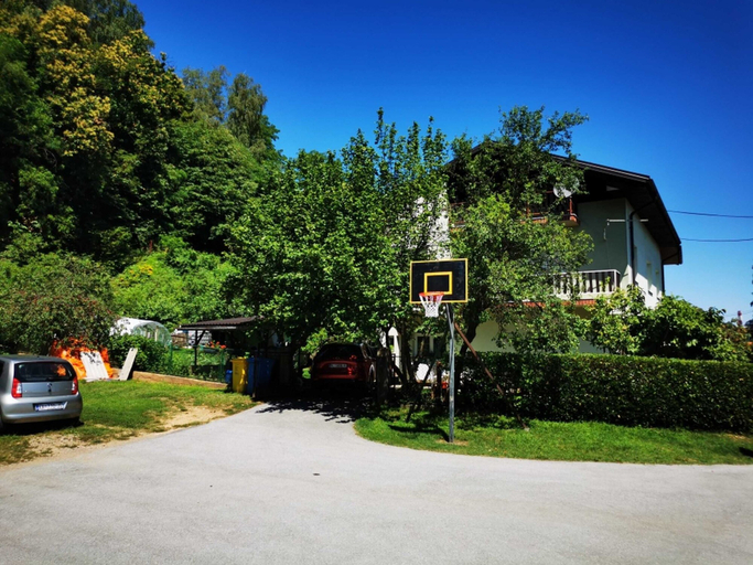Exterior & Views 2, Apartment Sandra - Dubovac, 1,7 km From Centre, Karlovac