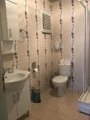 Bathroom 3, Balci Apartment, Eceabat