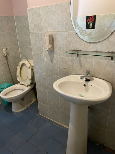 Bathroom 3, Song Tra Hotel, Thủ Dầu Một