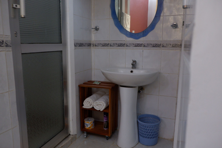Bathroom 4, Mama Thea Homes - Hostel, Moshi Urban