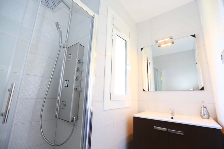 Bathroom, Villa Rosamar Beach Cambrils, Tarragona