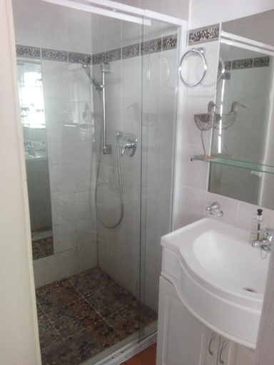 Bathroom 3, Le Bay Lodge, City of Cape Town