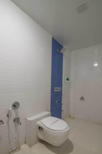 Bathroom 4, Hotel Sheetal Plaza, Surat
