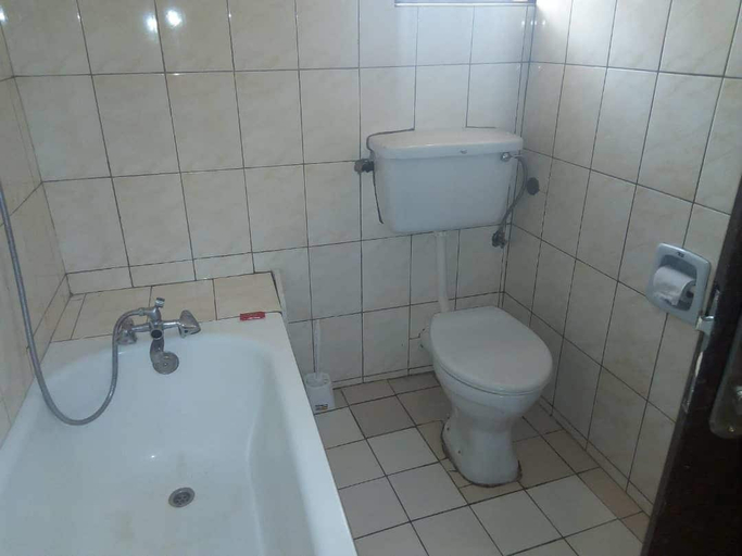 Bathroom 4, The Hashtag Guest House, Kampala
