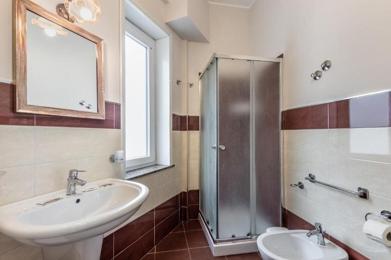 Bathroom 4, Nonna Nina, Syracuse