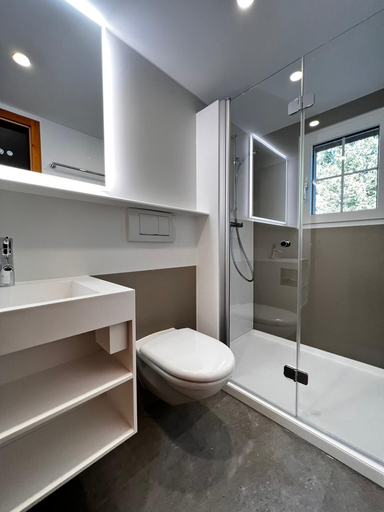 Bathroom 4, Hotel Arlenwald, Plessur