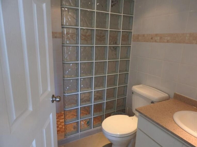 Bathroom, Villa 244D at Jolly Harbour