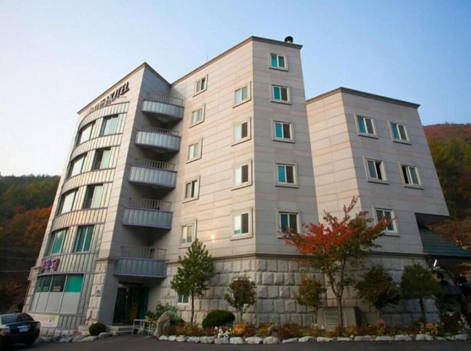 Exterior & Views 2, Hue Hotel, Jeongseon