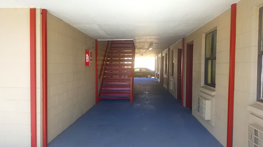 Others 4, Budget Inn, Washington