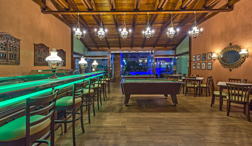 Food & Drinks 5, Hotel Castle Suites, Crete