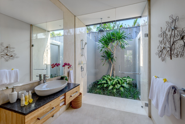 Bathroom 4, Aramanis Villas, Badung